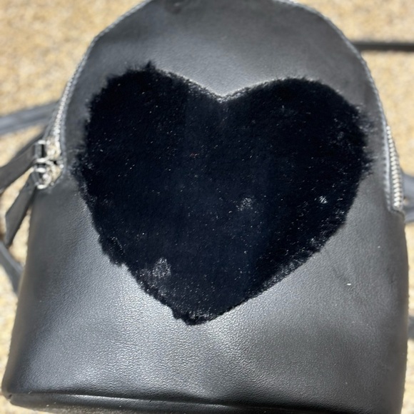 Faux Fur Heart Mini Backpack NWT 8”Wx 9” T faux leather silver hardware - Picture 9 of 9